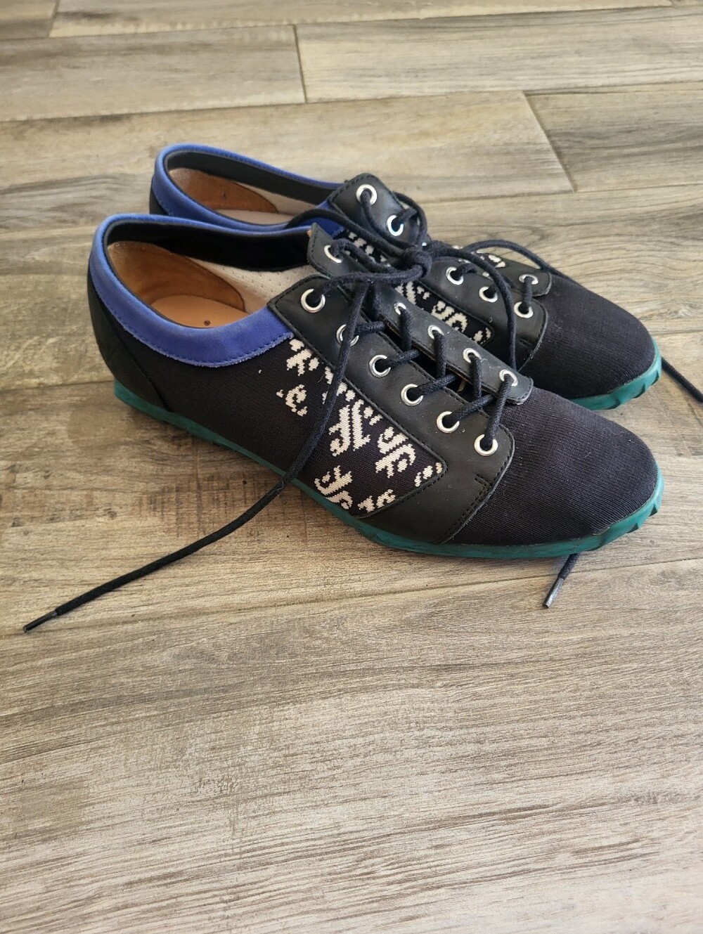 John Fluevog Black Canvas Sneakers with Blue Collar and Teal Sole Mens 8 1/2